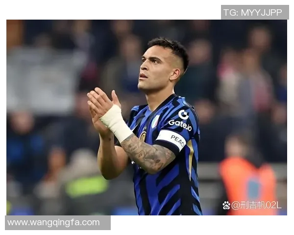 最自信的足球明星如何在赛场上展现魅力与实力的完美结合